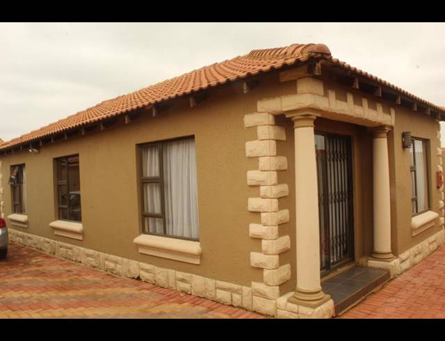 3 BEDROOM HOUSE FOR SALE IN DOORNKOP